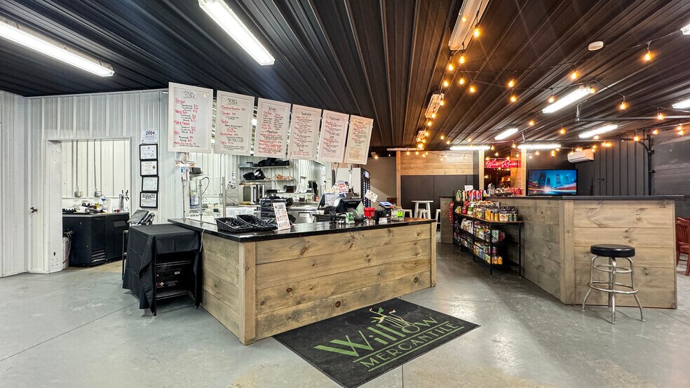 More Photos Of 916 S Mitchell St, Cadillac Restaurant For Sale