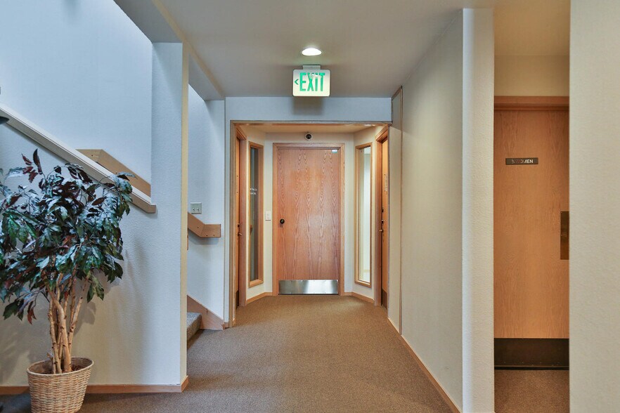 More Photos Of 14670 NE 8th St, Bellevue Medical For Lease