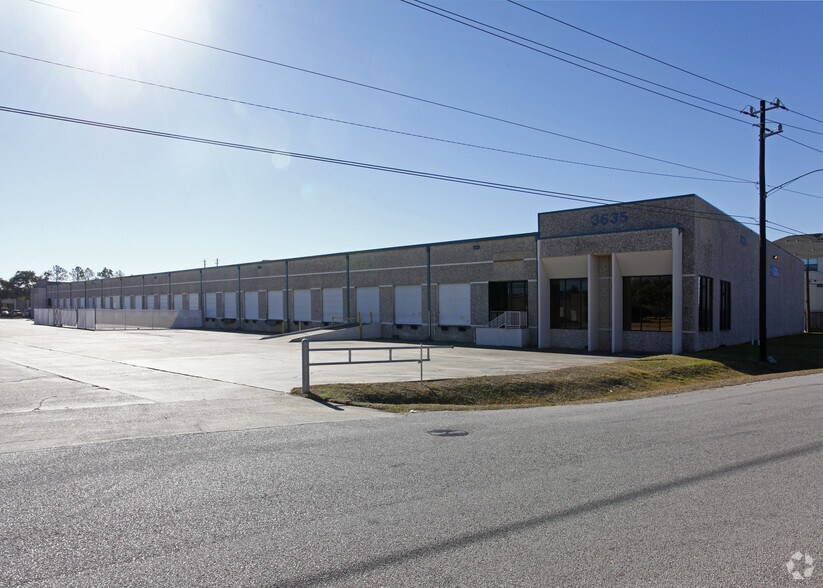 More Photos Of 3635 Willowbend Blvd, Houston Warehouse For Lease