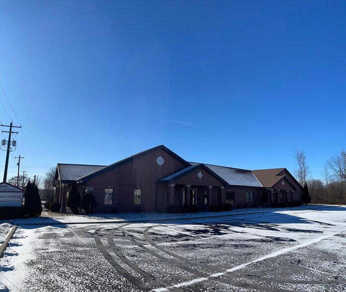 More Photos Of 2270 Holmgren Way, Green Bay Office For Lease