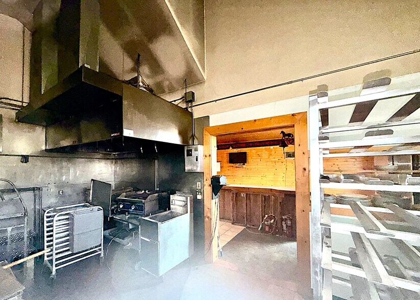 More Photos Of 479 6th Street St, Wells General Retail For Sale