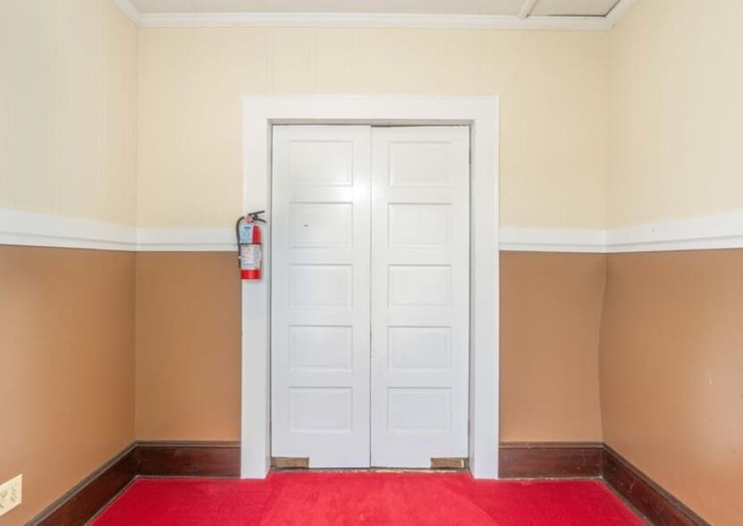 More Photos Of 511 James St, Burlington Religious Facility For Sale