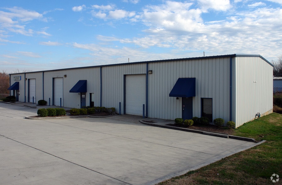 Primary Photo Of 500 Ambrose St, Knoxville Warehouse For Lease