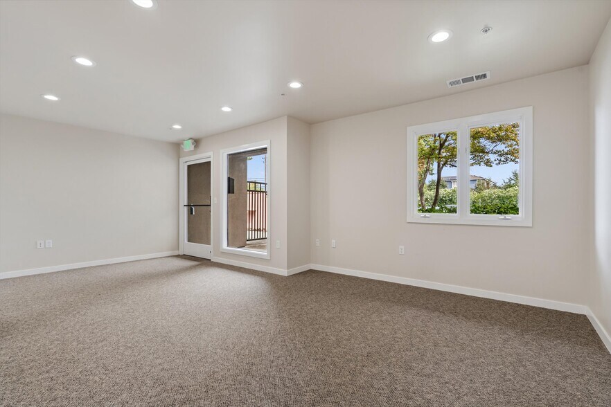 More Photos Of 680 E Cotati Ave, Rohnert Park Health Club For Lease