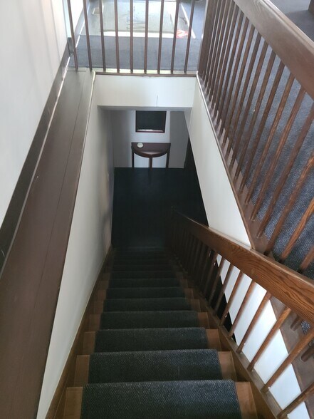 More Photos Of 221 Mineola Blvd, Mineola Office For Lease