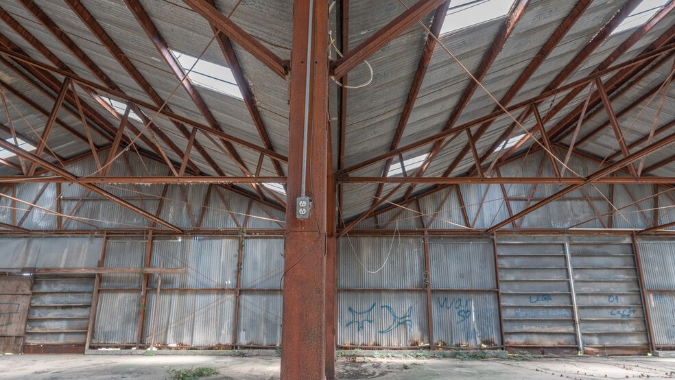 More Photos Of 134 Castleberry st, Pelham Warehouse For Sale