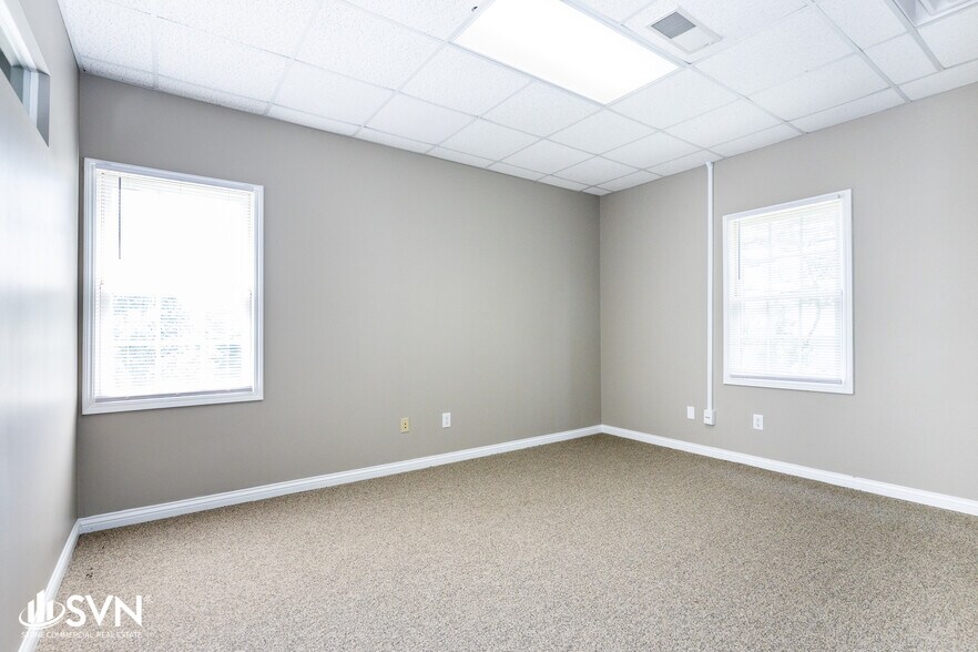 More Photos Of 513 Darby Creek Rd, Lexington Office For Sale