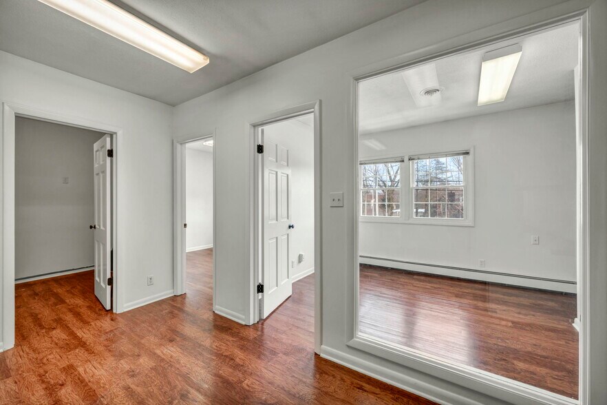 More Photos Of 10570-10574 Ravenna Rd, Twinsburg Office For Lease