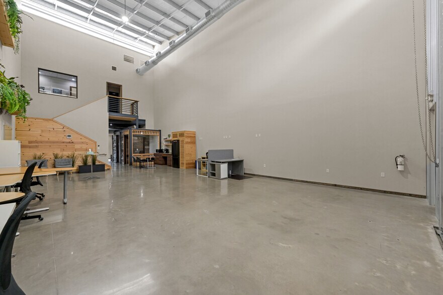 More Photos Of 1300 Rayford Park Rd, Spring Light Distribution For Sale