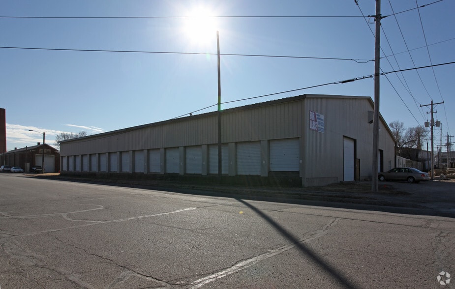 More Photos Of 127-135 NW Van Buren St, Topeka Warehouse For Sale