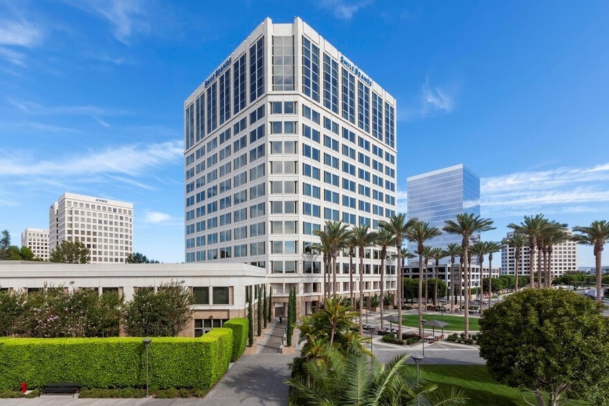 More Photos Of 100 Spectrum Center Dr, Irvine Coworking Space