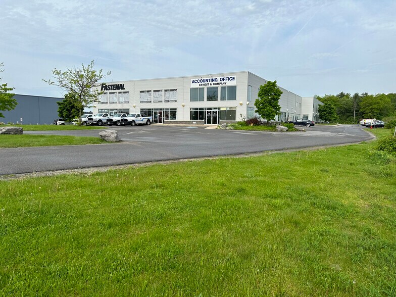 More Photos Of 1225 Gardiners Rd, Kingston Light Distribution For Lease