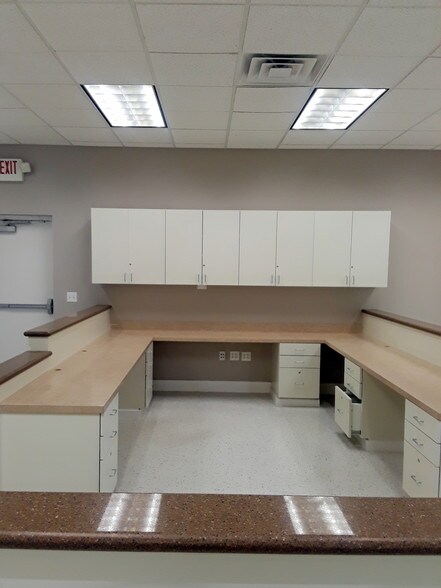 More Photos Of 801-825 N Ed Carey Dr, Harlingen Storefront Retail Office For Lease