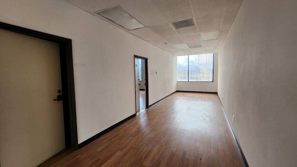 More Photos Of 4505 Allstate Dr, Riverside Office Residential For Sale