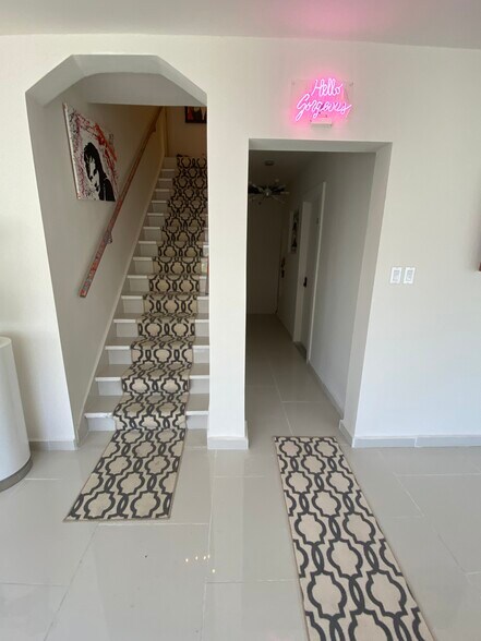 More Photos Of 1829 Fillmore St, Hollywood Hotel For Sale