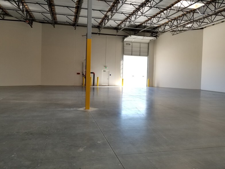 More Photos Of 14000 Meridian Pky, Riverside Warehouse For Lease