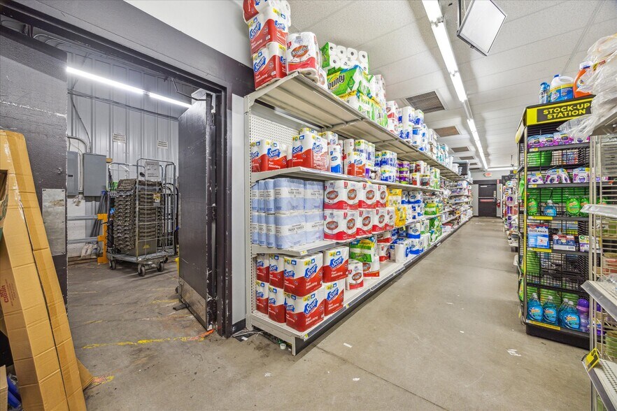 More Photos Of 136 E Crosstimbers St, Houston Freestanding For Lease