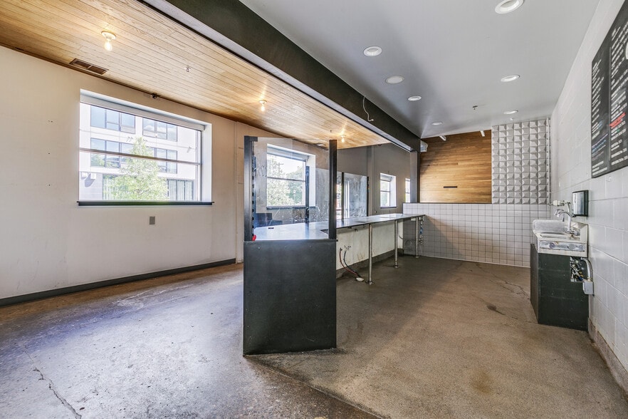 More Photos Of 2336 Territorial Rd, Saint Paul Warehouse For Sale