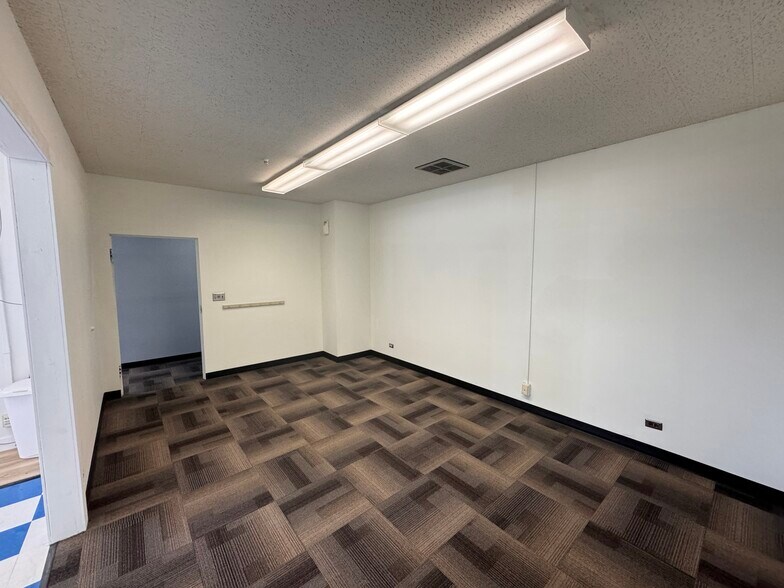 More Photos Of 4828 W Emerald St, Boise Research And Development For Lease