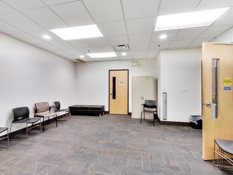 More Photos Of 540 Plains Rd E, Burlington Apartments For Sale