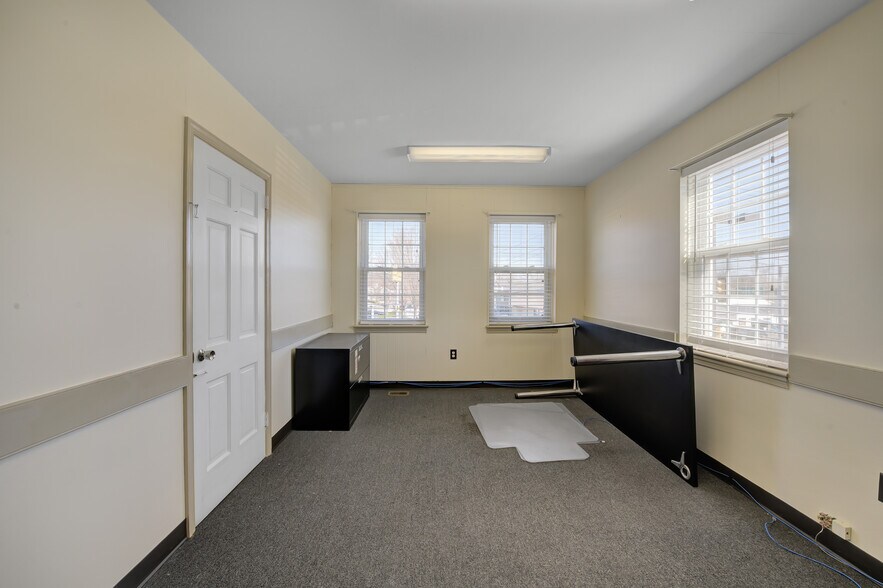 More Photos Of 136 W Lancaster Ave, Paoli Medical For Lease