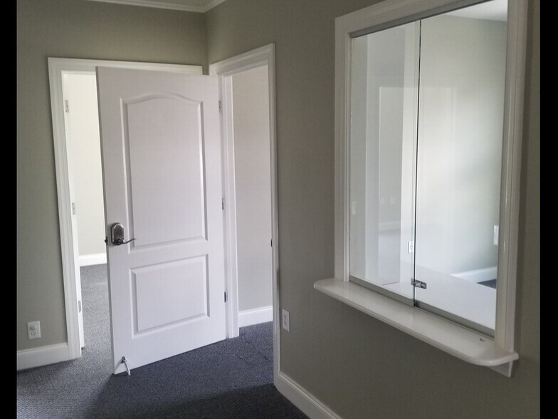 More Photos Of 3105 Creekside Village Dr, Kennesaw Office For Sale