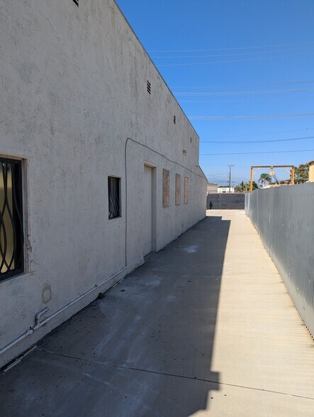 More Photos Of 11343 Stewart St, El Monte Warehouse For Sale