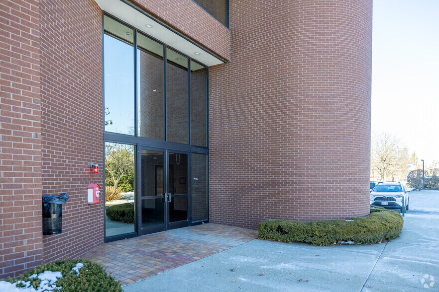 More Photos Of 444 Washington St, Woburn Office For Lease