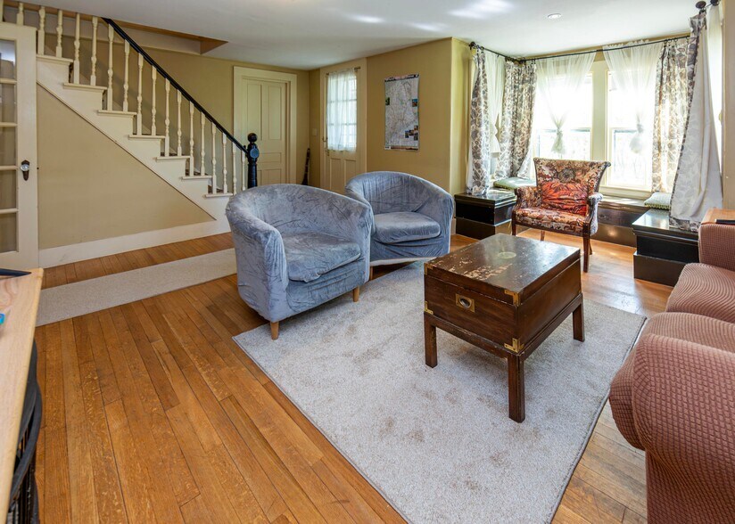 More Photos Of 1276 Surry Rd, Surry Freestanding For Sale