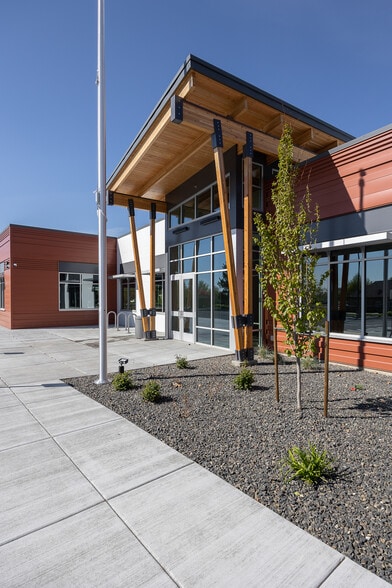 More Photos Of 2713 N 20th Ave, Pasco Office For Lease