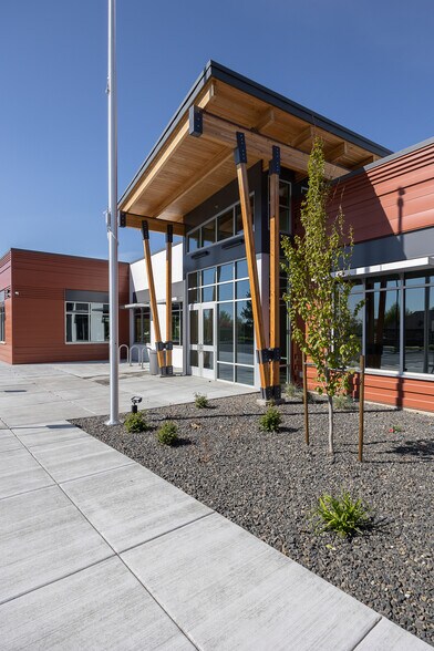 More Photos Of 2713 N 20th Ave, Pasco Office For Lease