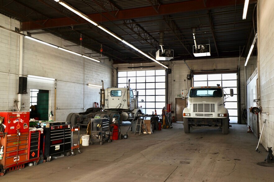 More Photos Of 8715 44th St SE, Calgary Warehouse For Sale