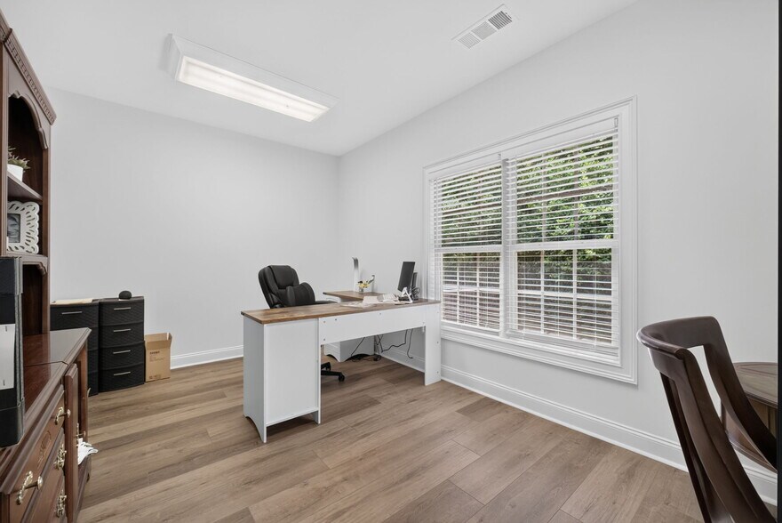 More Photos Of 155 Bankers Blvd, Monroe Business Park For Sale