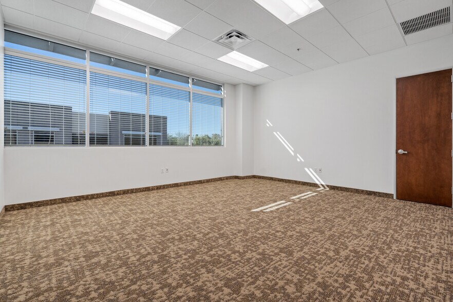 More Photos Of 13847 N Northsight Blvd, Scottsdale Office For Lease