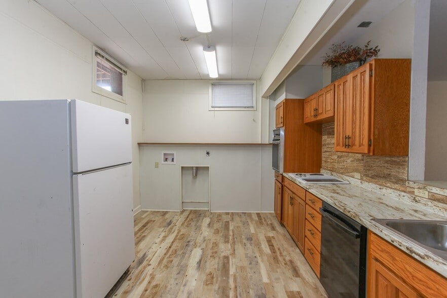 More Photos Of 1201 E 11th Pl, Big Spring Specialty For Sale