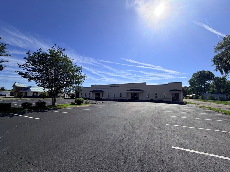 More Photos Of 115 Pat Thomas Pky, Quincy Office For Lease