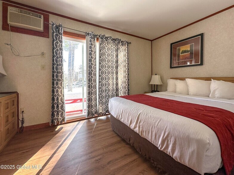 More Photos Of 1545 Us-9, Lake George Hospitality For Sale
