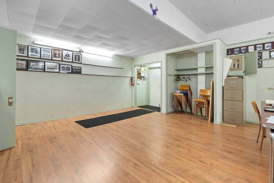 More Photos Of 841 4th, Hope Flex For Sale