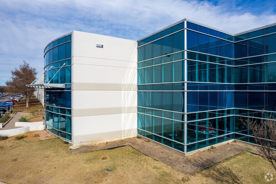 More Photos Of 5400 Sandshell Dr, Fort Worth Warehouse For Lease