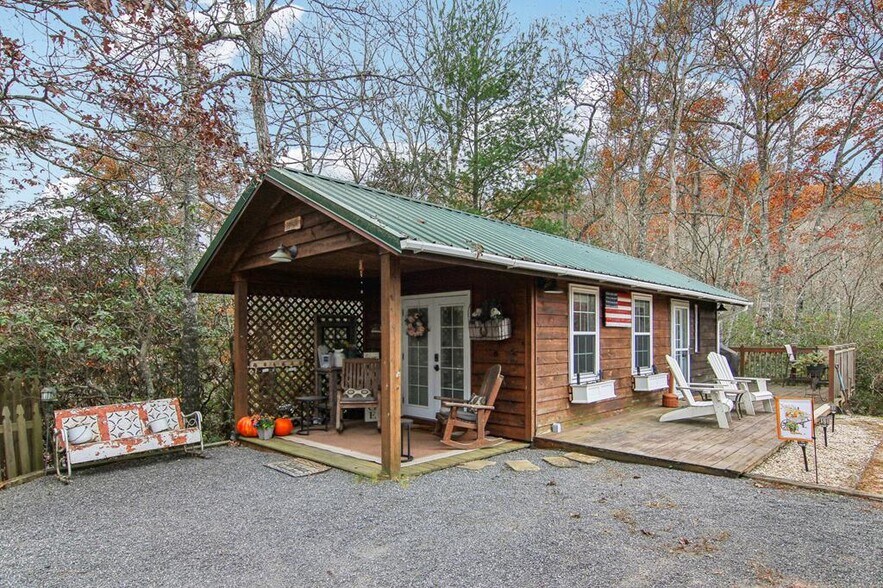 More Photos Of 354 Ivy Ridge Cir, Sylva Specialty For Sale