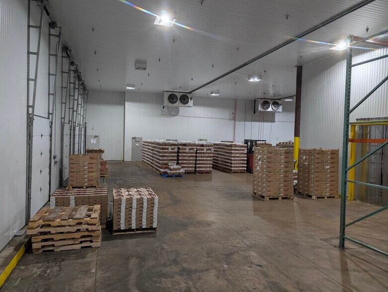 More Photos Of 1176-1184 113th St, Grand Prairie Distribution For Lease