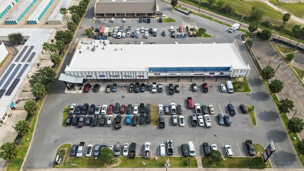 More Photos Of 6100 N 10th St, McAllen Storefront For Lease