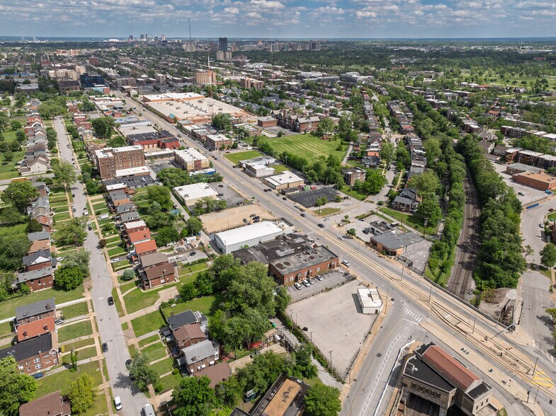 More Photos Of 5951 Delmar Blvd, Saint Louis Freestanding For Sale