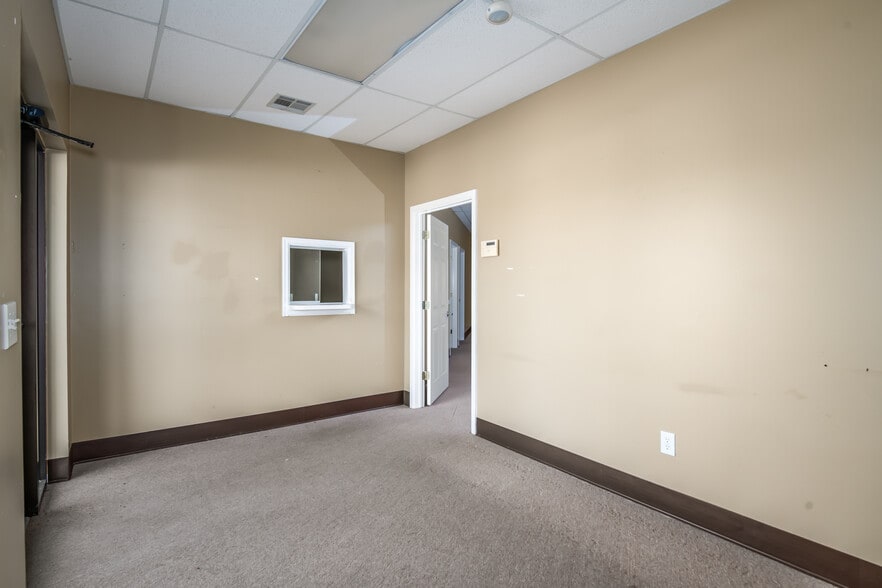 More Photos Of 4770 Woodmere Blvd, Montgomery Office For Sale