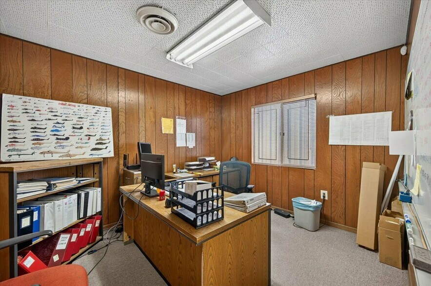 More Photos Of 925 M St, Firebaugh Manufacturing For Sale