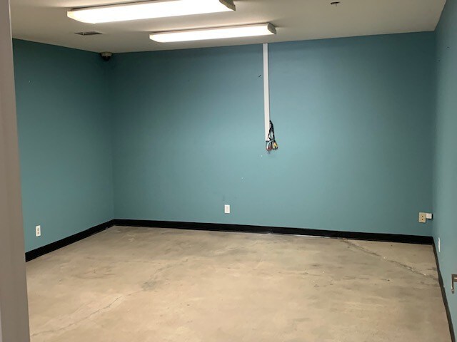 More Photos Of 23461 Ridge Route Dr, Laguna Hills Unknown For Lease