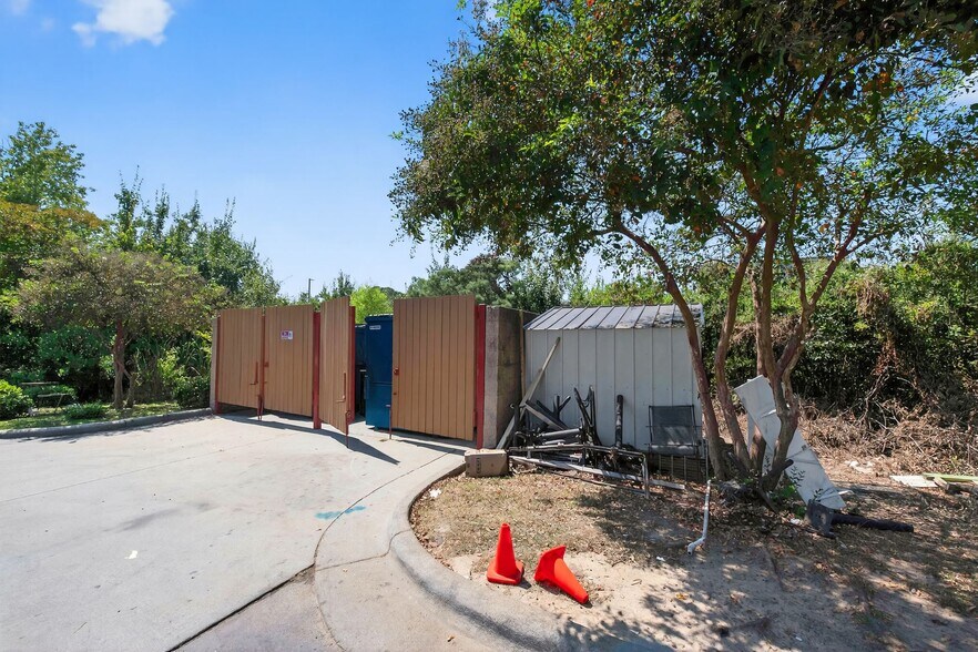 More Photos Of 275 N Equity Dr, Smithfield Restaurant For Sale