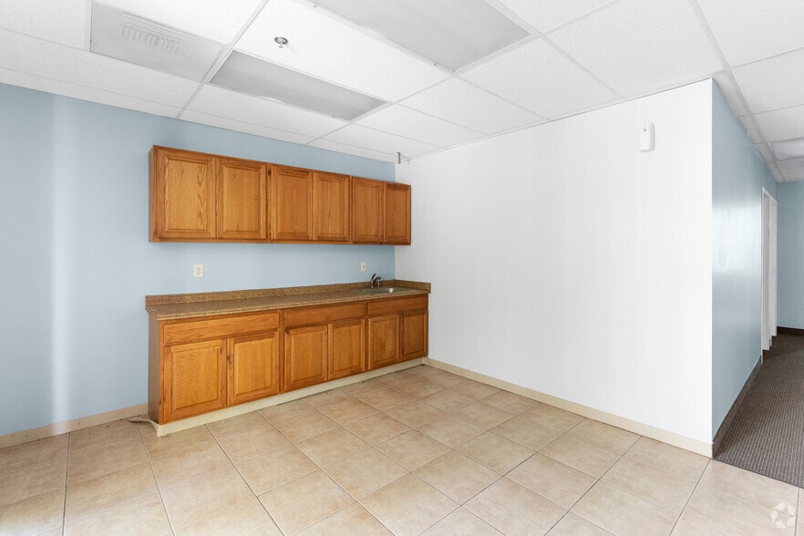 More Photos Of 13800 Heacock St, Moreno Valley Unknown For Lease