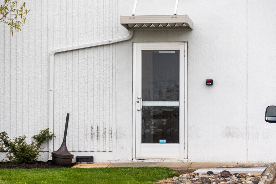 More Photos Of 8001 Industrial Ave, Carteret Warehouse For Lease
