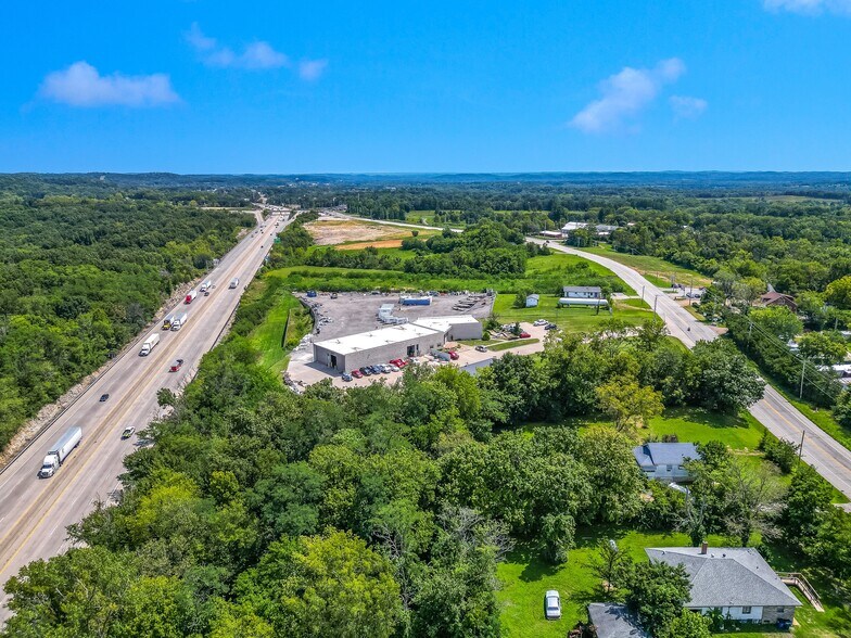 More Photos Of 109 Diversified Dr, Villa Ridge Service For Lease